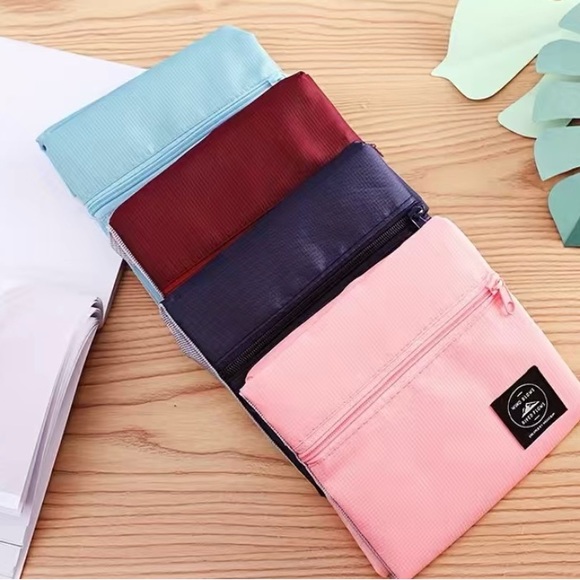 NWT Wind Blows River Flows created by travel bag in pink. - Picture 8 of 9